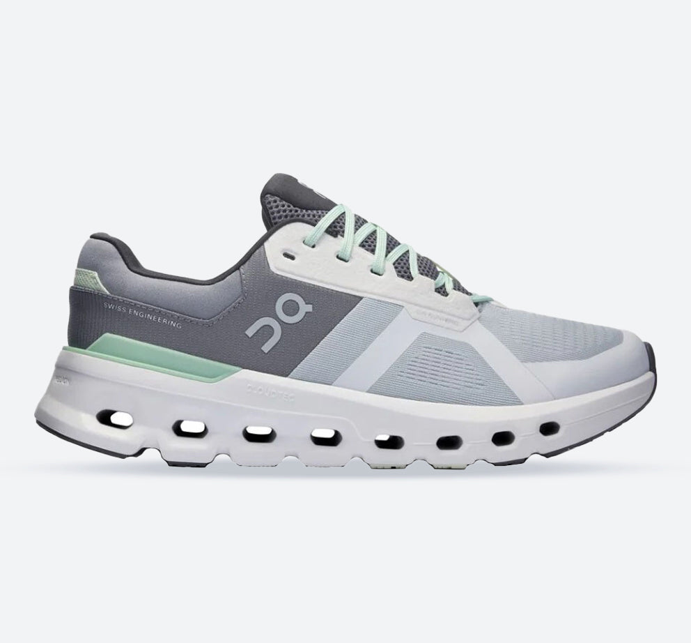 スニーカー ON RUNNING \