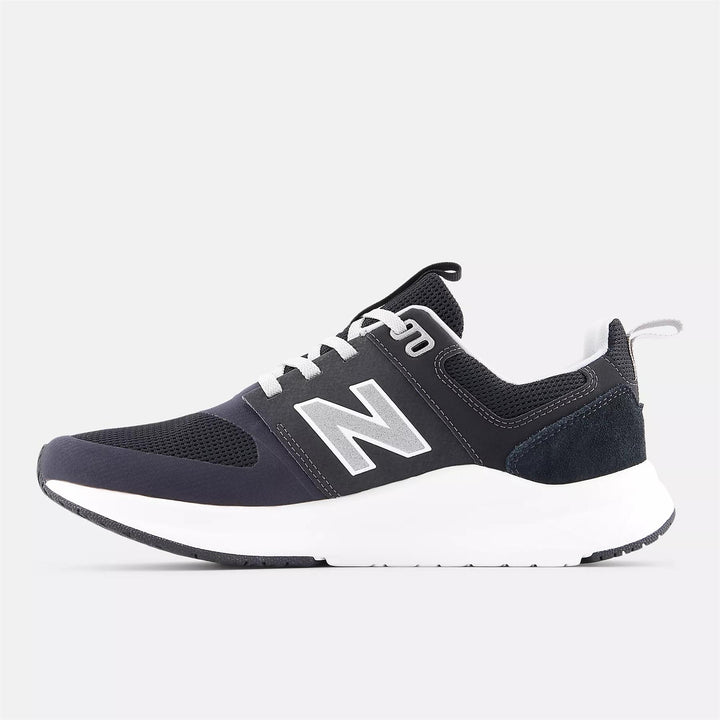 Men's Wide Fit New Balance UA900D Running Sneakers