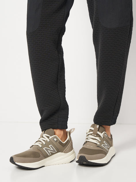 Men's Wide Fit New Balance UA900D Running Sneakers