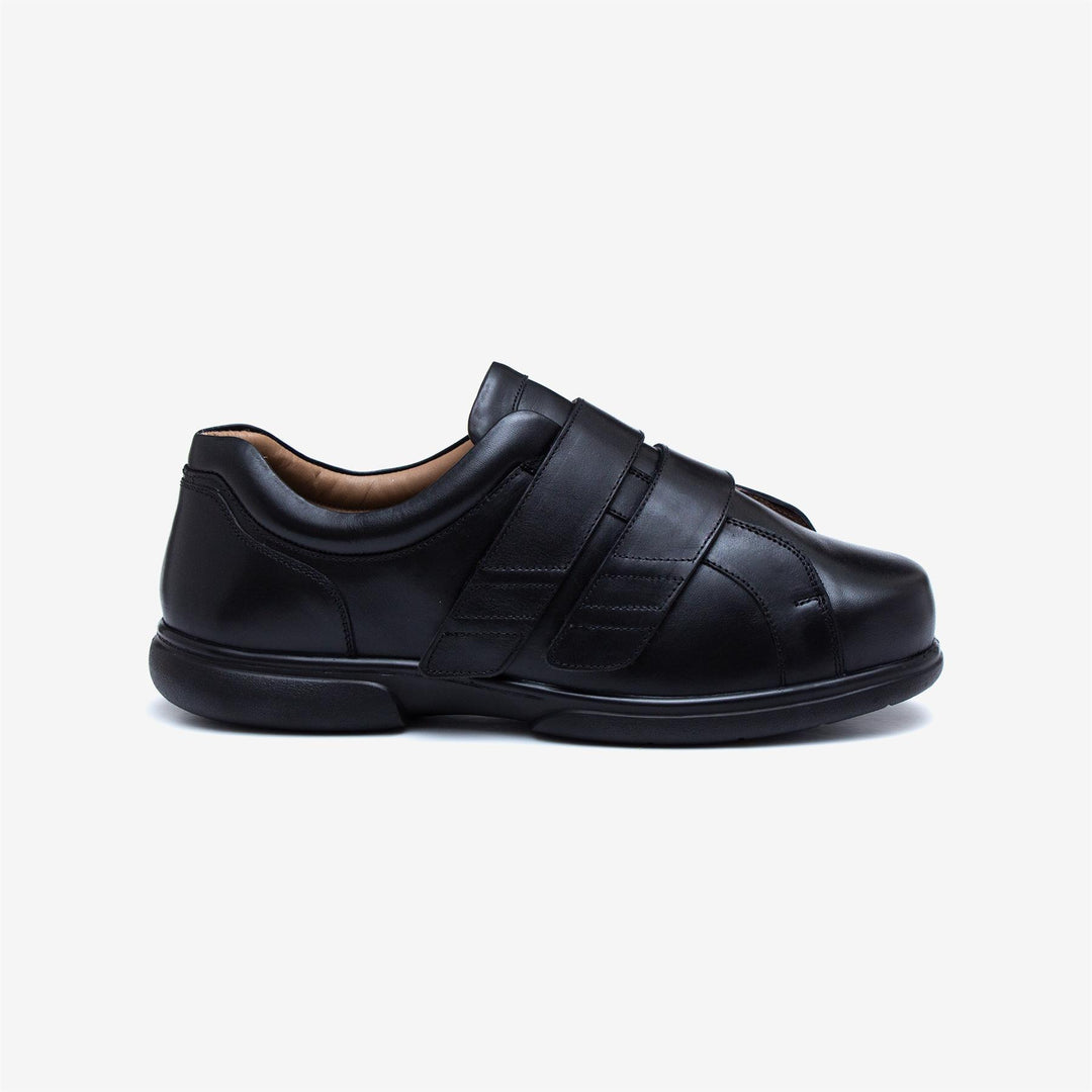 wide fitting dress shoes US 7 / Black Leather / 1" Heel