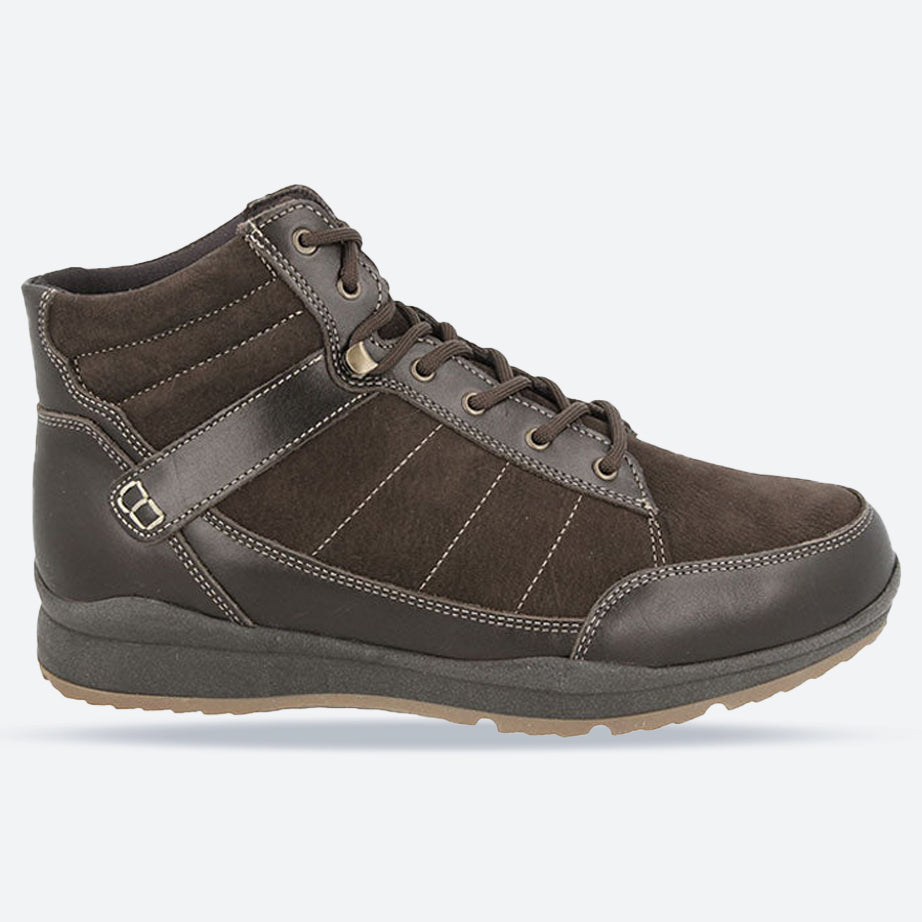 DB Tilbrook Stiefel für Herren in weiter Passform