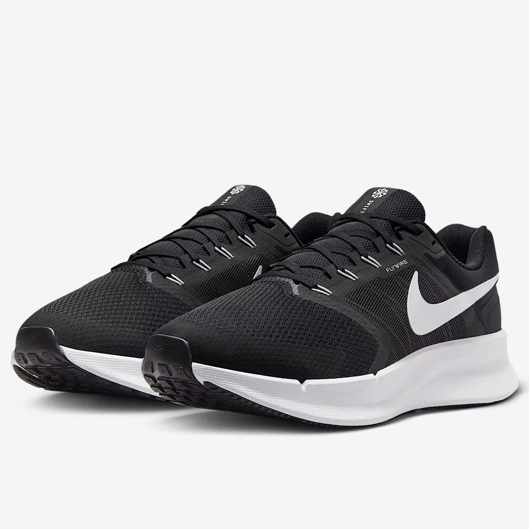 Men's Wide Fit Nike FZ9666-001 Run Swift 3 Running Sneakers